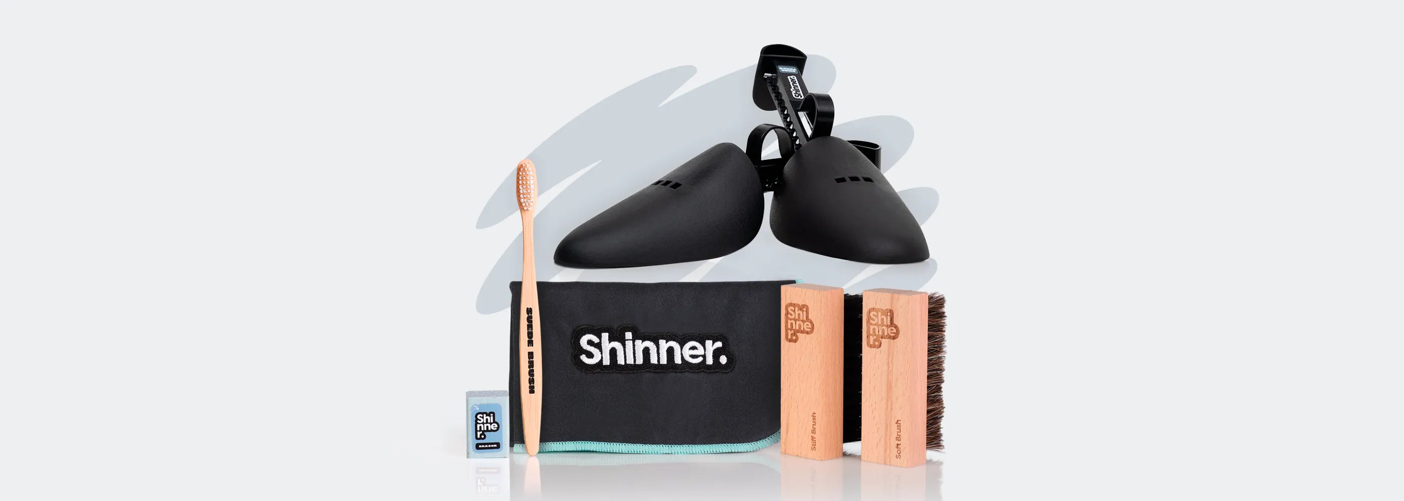 Línea de accesorios para limpieza de calzado Shinner.