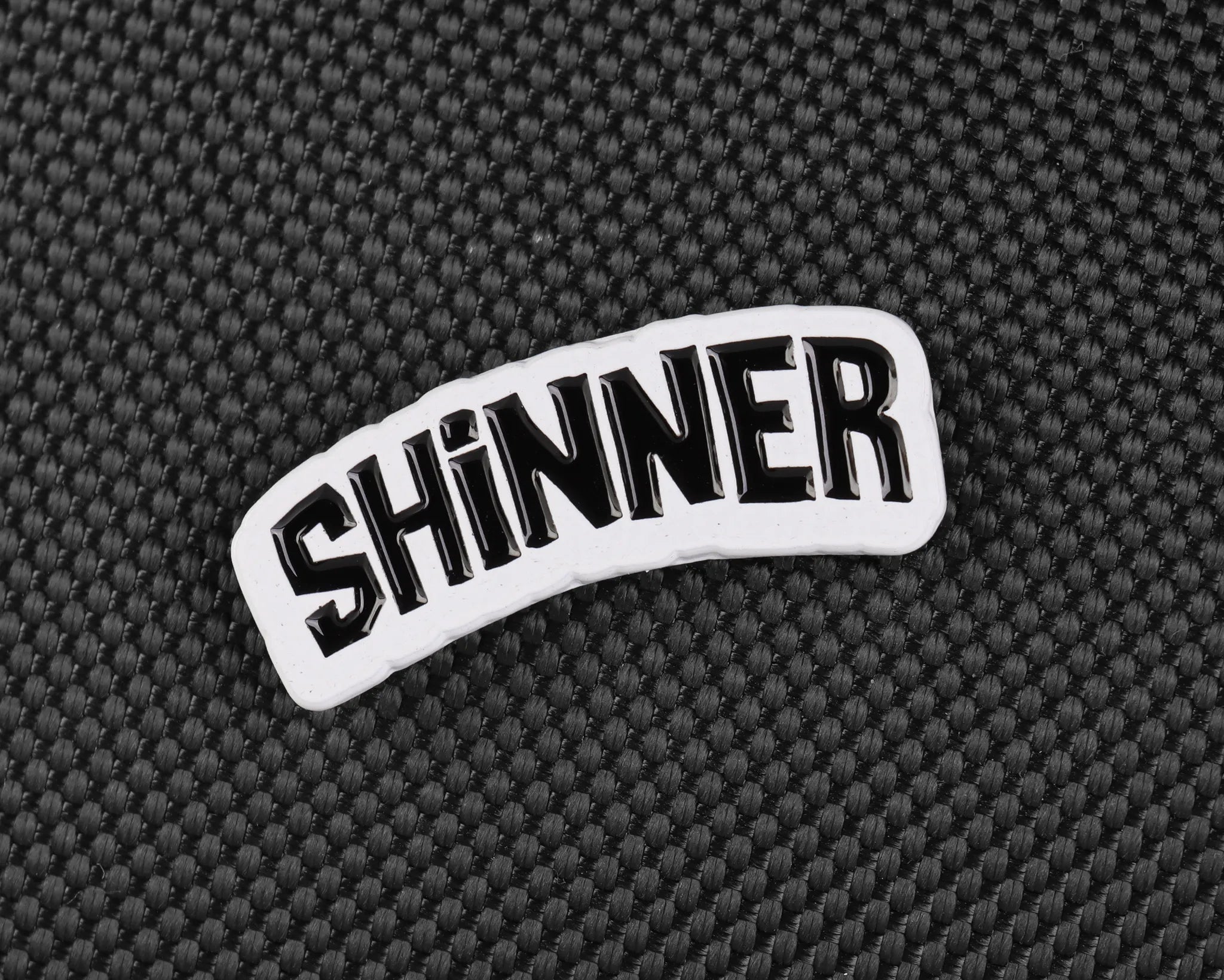 Pin Logo Shinner Blanco
