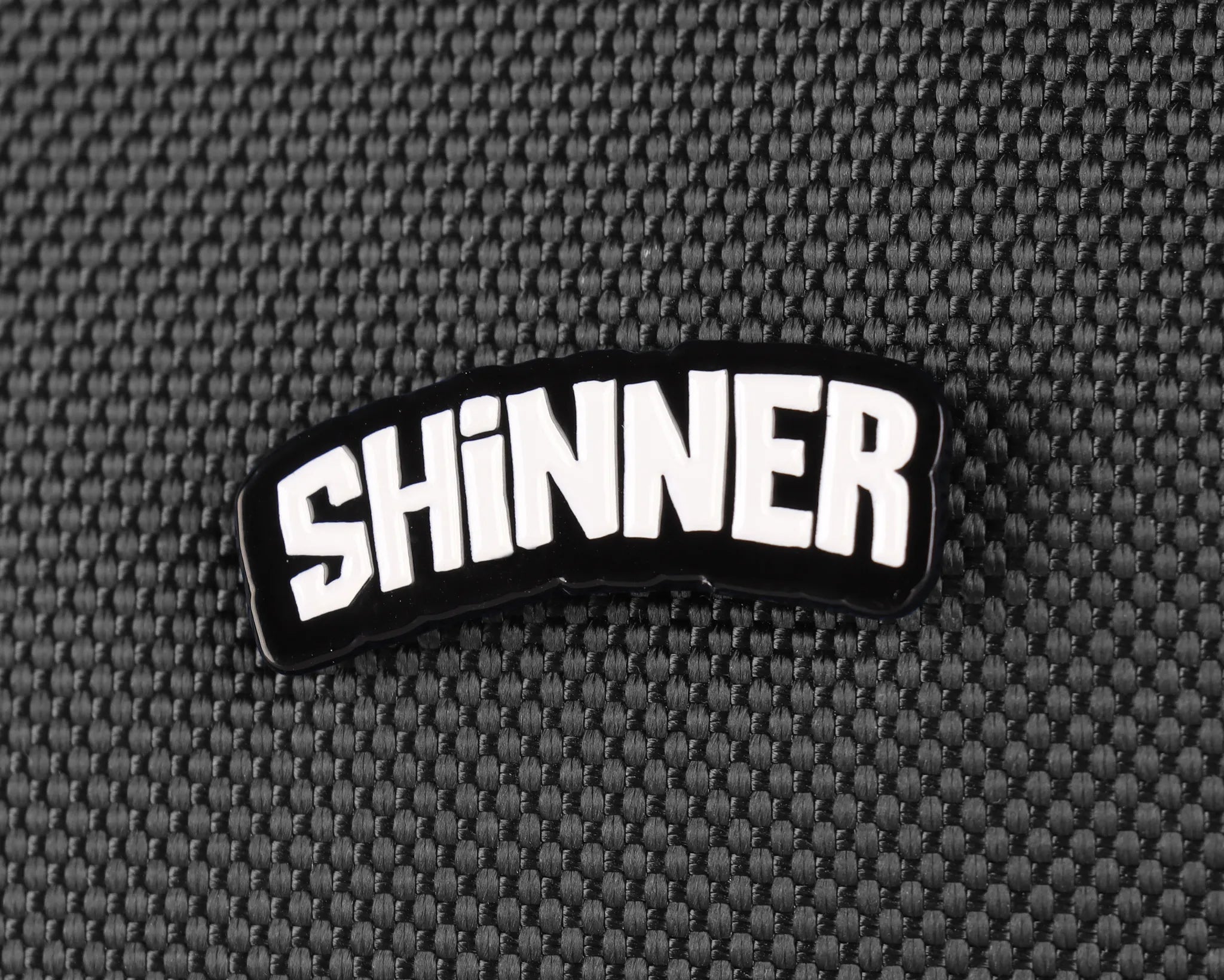 Pin Logo Shinner Negro